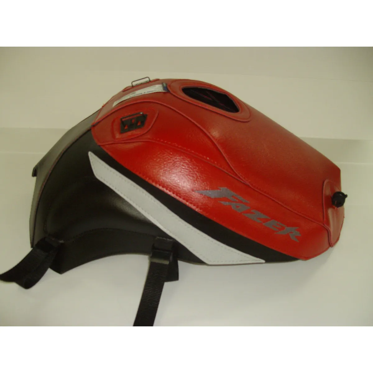 Tapis de réservoir BAGSTER Yamaha 600 FZS Fazer 1988-2001 Rouge / Noir / Gris Clair